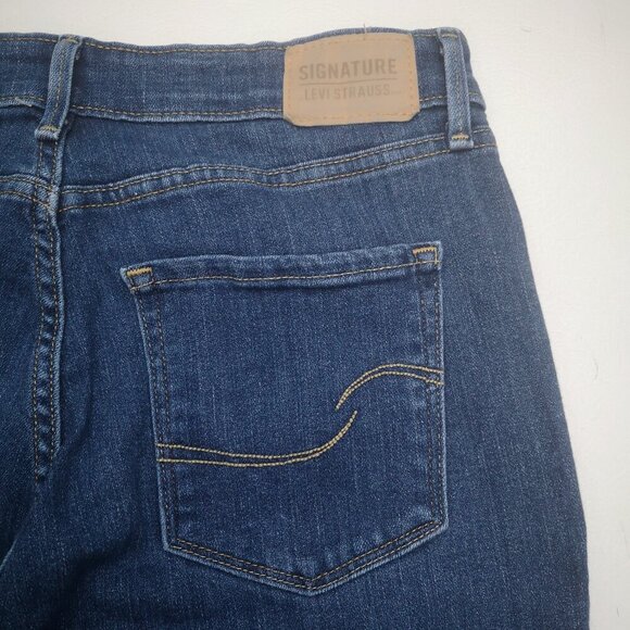 Signature by Levi Strauss Ladies Size 30/30 Medium Wash Skinny Jeans - Picture 6 of 14